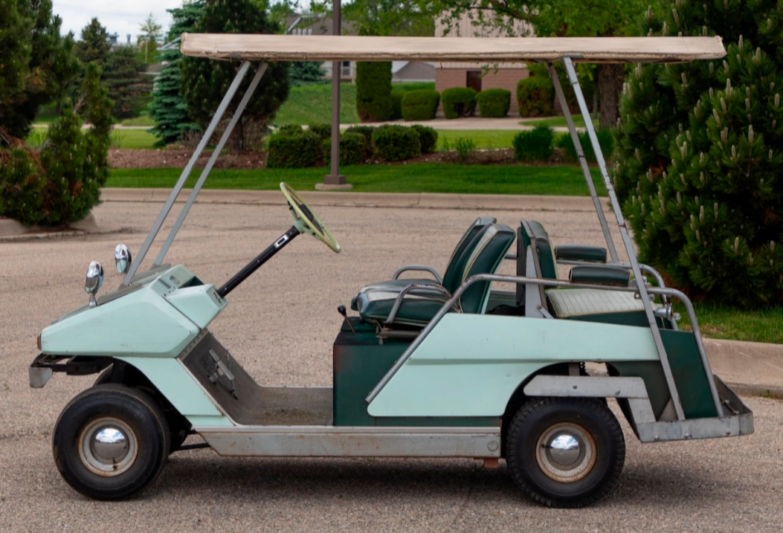 1969 Cushman Town and Fairway Golfster