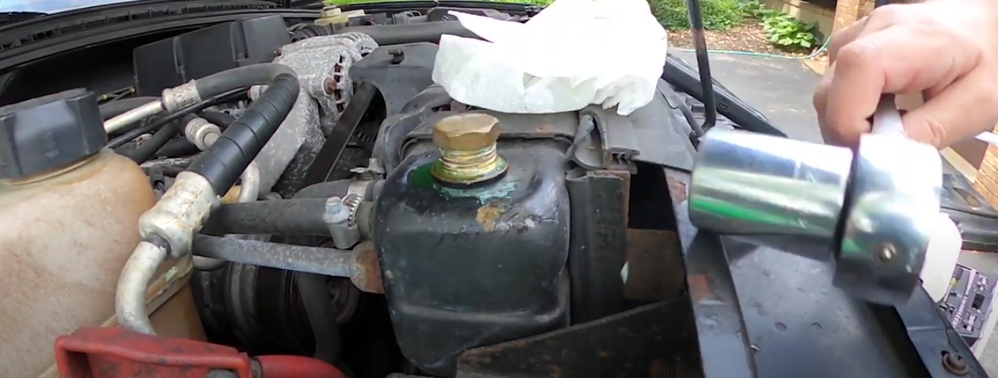 Discovery 1 Water Sloshing Sound – air in the coolant system?