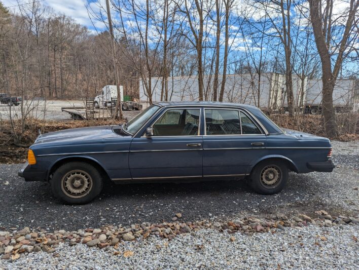 Let’s drive the 1985 Mercedes Benz W123 300D Turbo Diesel
