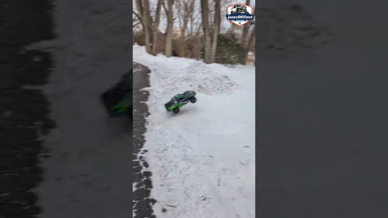 Ice & Snow Mayhem with the Traxxas ❄️ Jumping & Drifting