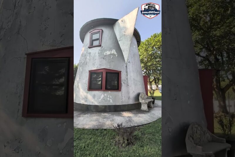 A roadside attraction from the 1930’s – The Historic Coffee Pot off The Lincoln Highway