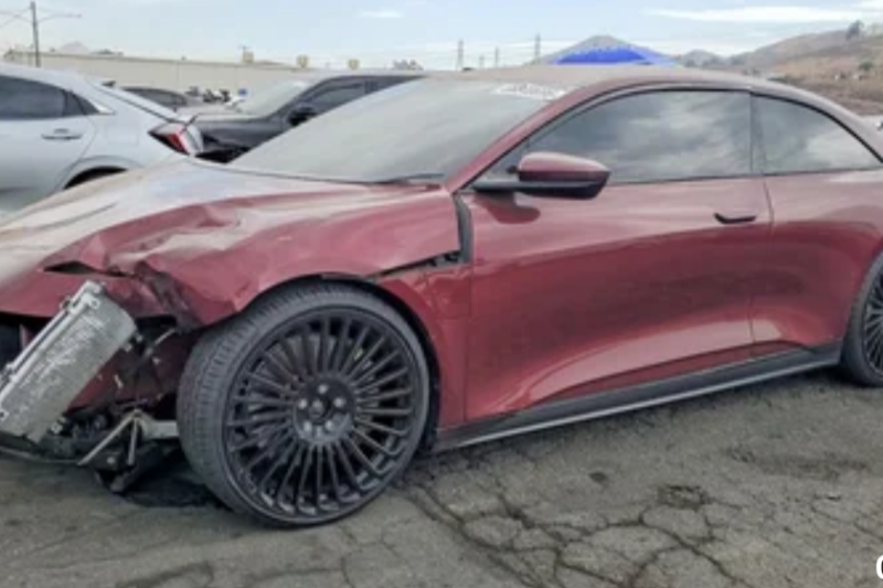Shaq’s Custom Lucid Air Coupe Is Up For Auction