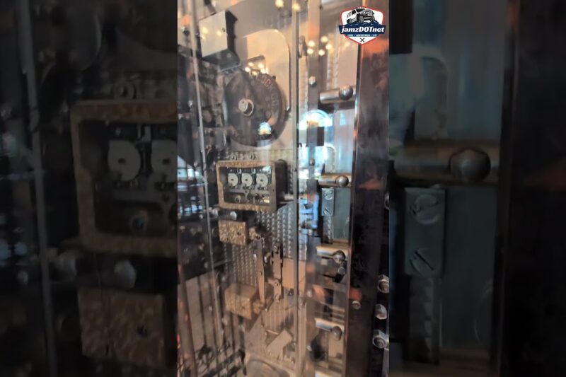They Don’t Build Bank Vault Doors Like This Anymore!